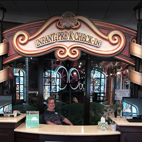 Main Street Indoor Park Greeter Main Street Indoor Park Greeter
